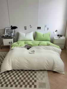 A Super Soft Washable Thickened Bed Sheet Bed Skirt Duvet Cover Bedding Set for Mothers and Babies Four-Piece Set for Students Dormitory Three-Piece Set 4LZD