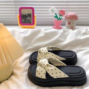 [Free Shipping] Thick-soled womens summer outdoor slippers 2026 new model stylish one-strap sandals to match skirts