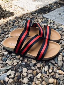 ขายดีที่สุดรองเท้าแตะหญิง ของ osider สไตล์มินิมอลเป็นตัวเลือกที่ยอดเยี่ยมสำหรับผู้ที่ชื่นชอบดีไซน์เรียบง่ายและสบายเท้า