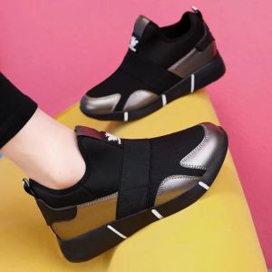 Free Shipping Winter WomenS Soft-Soled Versatile Leather Walking Shoes Fleece-Lined For Warmth Slip-On Style Easy-To-Wear Available In Large Sizes