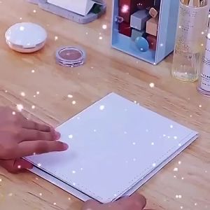 Gương Trang Điểm Gấp Gọn Để Bàn Bằng Da PU Tiện Dụng Nhiều Kích Thước