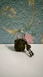 saibaba god simbolic padlocks