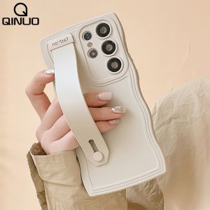 Curly Wave Silicone Wrist Strap Holder Case For Samsung Galaxy S25 Edge S24 S23 S22 S21 S20 FE Note 20 Ultra Note 10 Plus Cover