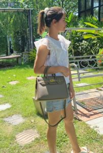 กระเป๋าถือ กระเป๋าสะพายผญ กระเป๋าแฟชั่น ขนาด 10 นิ้ว กระเป๋ามาใหม่ กระเป๋าผู้หญิงสวยเรียบหรู