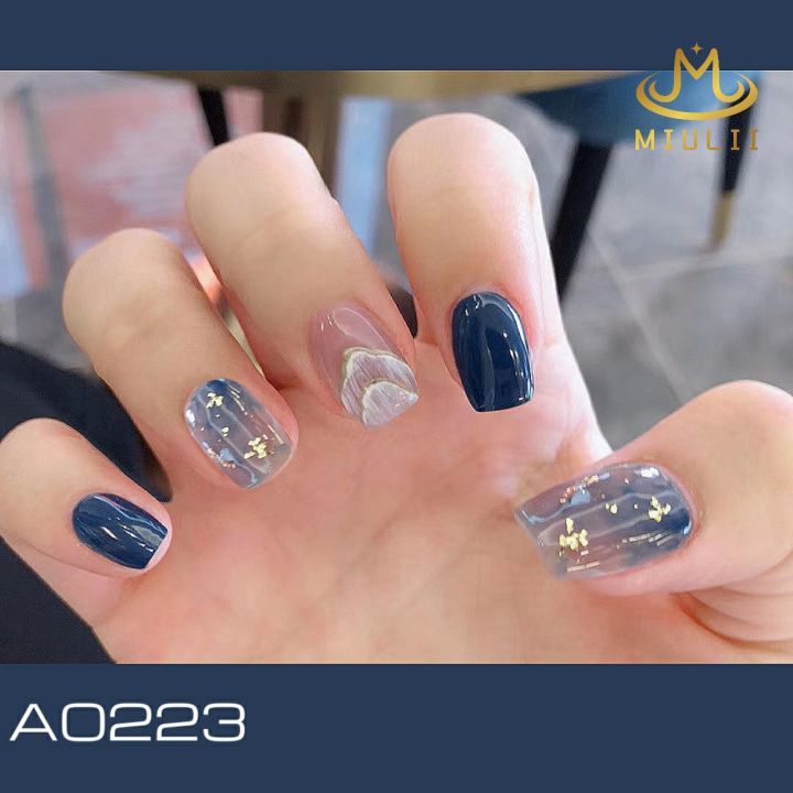 Elegant nail art biru with MIULII