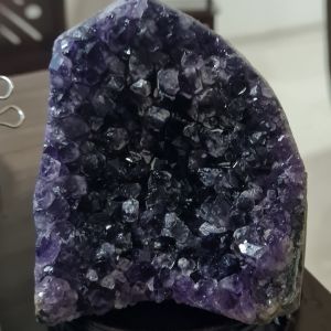 Squarish Round Amethyst with Geode