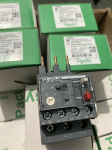 Rơ le nhiệt LRE06 Schneider bảo vệ quá tải dãi 1A đến 1.6A