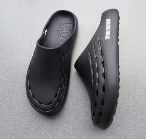 dép bít mủi có lỗ thông thoáng chất liệu cao su mềm dẻo mang êm chân size từ 36-43.