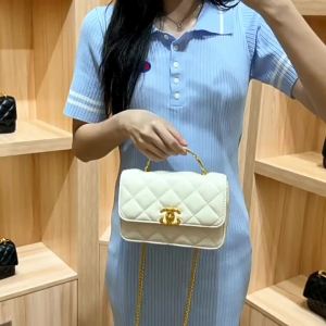 24 Genuine leather handbag with chain strap crossbody small square bag-style quilted bag street fashion lightweight