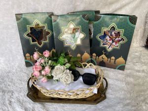 Hampers/Parcel/Souvernir/Paket Koko Berbis Sajadah traveling Sarung dus Peci Tasbih plus box Kenyamanan Beribadah di Mana Saja