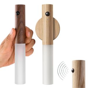 FGHAFGGR การเคลื่อนไหวอัจฉริยะ ไฟกลางคืนแบบมีเซ็นเซอร์จับการเคลื่อนไหว USB ชาร์จได้ ทำจากไม้ โคมไฟติดผนังแม่เหล็ก สะดวกสบายๆ ลายไม้เม็ด เชิงเทียน LED ติดผนัง ห้องนอนและห้องนอน