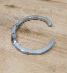 Gelang Tangan Baja Putih Pria Anti Karat Dan luntur Model Ulir  / Gelang Monel / Gelang Baja Model U / Gelang Baja Kekinian / Gelang Baja Ulir Terbaru / Bisa bayar Ditempat