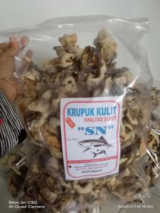 KERUPUK KULIT IKAN REMANG SUPER - 3 pcs    / Oleh oleh khas Indramayu   / Rasanya yang maknyosssss....!!