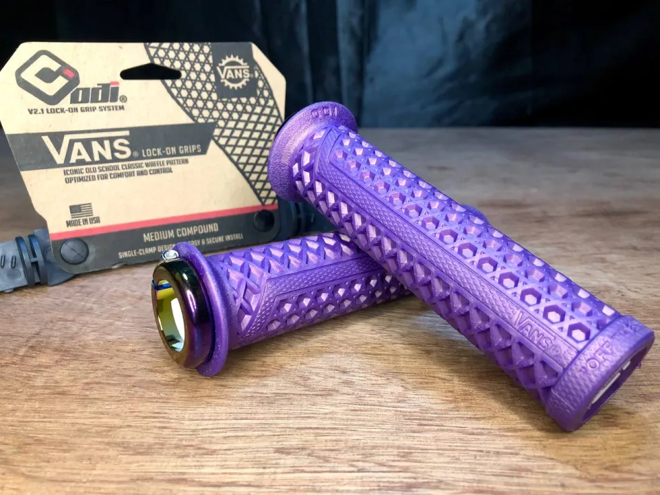 ODI Vans MTB Lock-On 135mm Medium Compound Iridescent Purple  (D33VNIP-OS) Bicycle Grips (100% original)