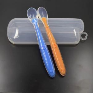 Topstudio Babygo 4 cái hai đầu bé Silicone muỗng thức ăn bé trái cây bé cào bùn muỗng cho bé ăn mềm thức ăn trẻ em scraper Muỗng cho trẻ sơ sinh trái cây bé cào ăn (Nhiều màu)