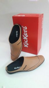 sepatu selop Kickers pria terbaru dan Termurah
