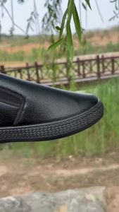 2025 Giày bếp nam không dây đa năng chống nước chống dầu giày da nam giày đế mềm cho nam