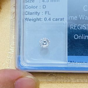 Khuyên tai nữ bạc xi bạch kim vuông bo góc đá chủ 4li5 Bông tai nữ đính kim cương moissanite Mỹ D/FL màu trắng và Đá moissanite màu xanh Hoa tai bạc thật thiết kế sang trọng đẳng cấp - KIM LỘC PHÁT BVBV11