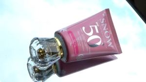 DHERBS SNOW TINTED MOISTURIZER SPF 50