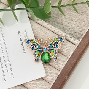 Kawaii Rainbow Butterfly Brooch Sparkling Colorful Insect Lapel Pin for Sweater & Cardigan Cute Animal Corsage Gift Light Luxury Daily Accessory