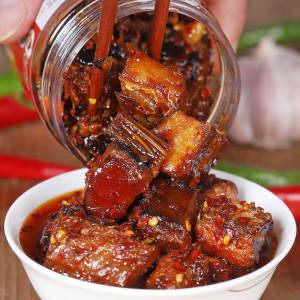 Nanyang Snack Spicy fish cutlet ready to eat smoked fish chunks medium spicy snacks fish fry Hunan specialty cured fish chunks fish tail and rice dishes
