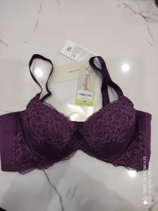 Áo lót Triumph Beauty-Full 015 WHU họa tiết ren có gọng mút mỏng