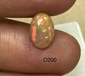O200 โอปอลเอธิโอเปีย น้ําหนัก 1.0กะรัต ขนาด 9.5x6.6x3.5มม ดิบธรรมชาติ ไม่เผา