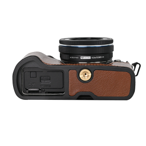 【NEW F】Oil PU Leather Camera Half Case Body Base Shell Skin Protector for Olympus OM-D OMD E-M10 Mark IV 4 EM10 IV Camera Bag