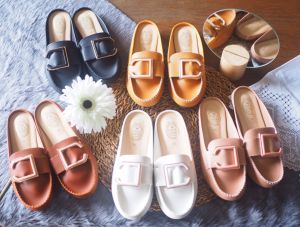 ( พร้อมส่ง) มีSz.36-45 รองเท้าม็อคคาซินแบบเปิดส้น แต่งอะไหล่เข็มขัด แบบเก๋ สวย ดูดี มีสไตล์ ทรงเปิดส้น ใส่สบายมากกค่ะ
