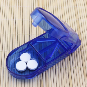 Pill Cutter Pill Cutter Box Plastic material Portable Small Medicine Box Vitamin tablet storage box