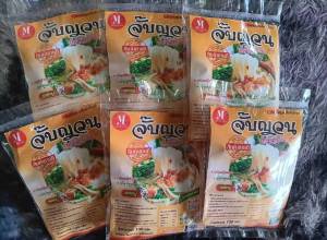 ก๋วยจั๊บณวนก๋วยจั๊บอุบล 130 กรัม น้ำซุปหมูอร่อยแซบเว่อ