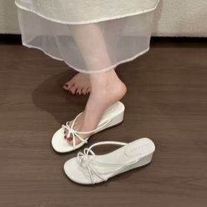 [Free Shipping] Stylish And Versatile Wedge Flip-Flops For Women 2026 New Collection High-End Thick-Soled Beach Sandals