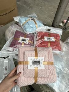 Sét 2 khăn tắm lông cừu xuất hàn mềm mịn cỡ lớn thấm hút tuyệt đối