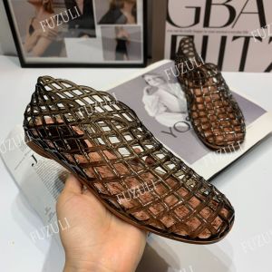 [Free Shipping] New Summer Mesh Jelly Sandals For Women Fashionable Hollow Breathable Flat Slip-On Clogs Beach Shoes