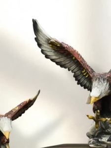 FFBH Resin Miniature Imitation Eagle Figurines Modern Creative Luxury Ornaments Original Funny Movable Indoor Homes Decorations 2B5Z7