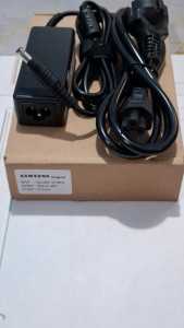 Adaptor Daya AC 40W  19V 2 1A  5.5mm * 30mm 19v 2.1amper   laptop samsung Pengisi Daya adaptor Charger Samsung NC108 NC108P N100 N148 N128 N125 NC110 NC111
