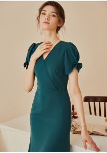 Đầm đuôi cá tay ngắn cổ tim đấp chéo màu xanh