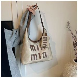 EchoBliss  กระเป๋าหญิงกระเป๋าแฟชั่นใหม่ย้อนยุคกระเป๋าเนื้อเรียบง่ายลำลองกระเป๋าโท้ทใต้วงแขนช่องเกาหลี