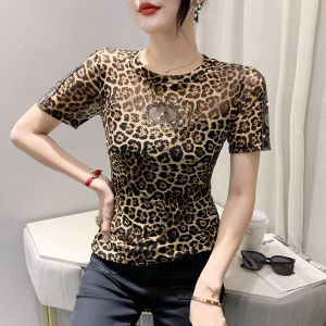 YIMEI เสื้อยืดคอกลมลูกปัดที่แขนเสื้อตัวหนังสือแนววินเทจ2023เข้ารูปพอดีใหม่สำหรับผู้หญิงเสื้อยืดพิมพ์ลายซับในฤดูร้อน