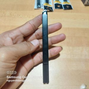 Dao rọc giấy nhọn góc 30° Deli thép SK5 mẫu mới đẹp chắc chắn