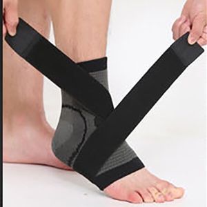 สายยางยืดเท้ารองรับข้อเท้ารั้งการบีบอัดข้อเท้าผ้าพันแผลป้องกันแขนกีฬา