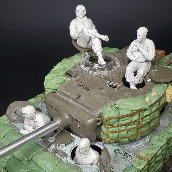 Kit Figure In Resina 1/35 Soldati E Civili Americani WWII - GK Modellismo Da Assemblare E Dipingere