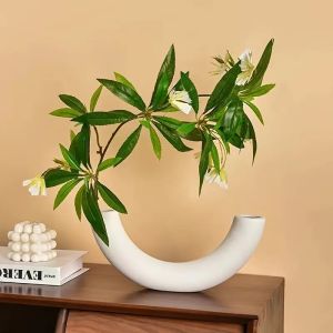 New Enchanting Crescent Vase Creative Design Decoration Simple White Eco Friendly Vase Home Decoration