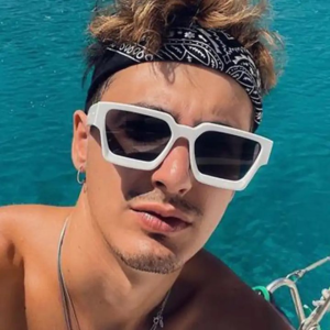 NEEUJ หลากสี แว่นกันแดดกรอบสี่เหลี่ยมขนาดใหญ่ ขากว้าง น้ำหนักเบา แว่นกันแดดลายเสือดาว ป้องกันรังสียูวี ปังค์ แว่นตาผู้ชาย UV400 แบบยูนิเซ็กซ์