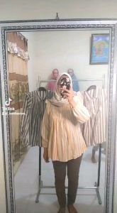 Atasan Wanita: Kualitas Tinggi, Bahan Nyaman, Pilihan Gaya