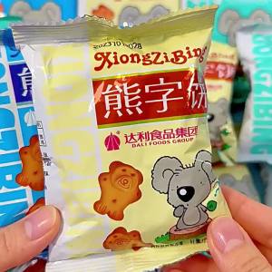 Dali Garden Delicious Bear-Shaped Finger Biscuits 115g A of small bear-shaped cookies perfect for kids to enjoy as a snack Practical Design Alat Dapur