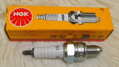Bugi C5HSA ngắn NGK xe Dream Wave Sirius