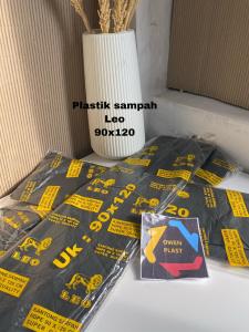 PLASTIK SAMPAH/TRASH BAG/KANTONG PLASTIK SAMPAH HITAM TEBAL/KANTONG PLASTIK SAMPAH JUMBO FAIRY UK 90X120 DAN 60 x100 565 GRAM DAN LEO UK 90X120 465 GRAM TERMURAH
