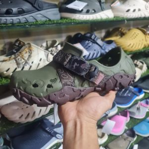 Crocs All Terrain Atlas Clog รองเท้าแตะผู้ชาย รองเท้าcrocs รองเท้าหัวโต รองเท้าเบาและนีมใส่สบาย