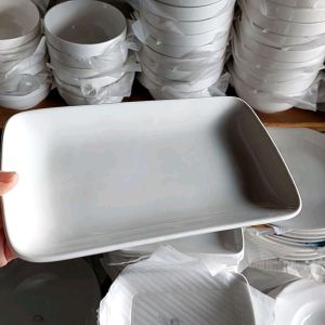 จานเปล จานเซรามิคพอรช์เลน จานสีขาว จานสีเหลี่ยมผืนผ้า